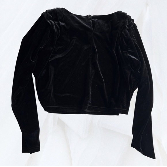 90’s black velvet top, ruched shoulder detail, long sleeves - Picture 10 of 13